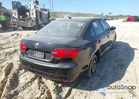 2011 Volkswagen Jetta 2.5L Se z USA, uszkodzony, nr VIN 3VWDX7AJ4BM309187